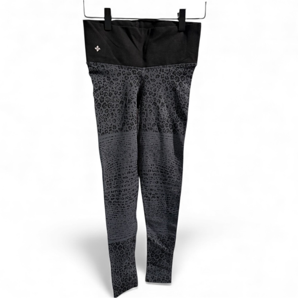 NUX Leopard Print Seamless Leggings Gray Black Small‎ Made in USA Activewear